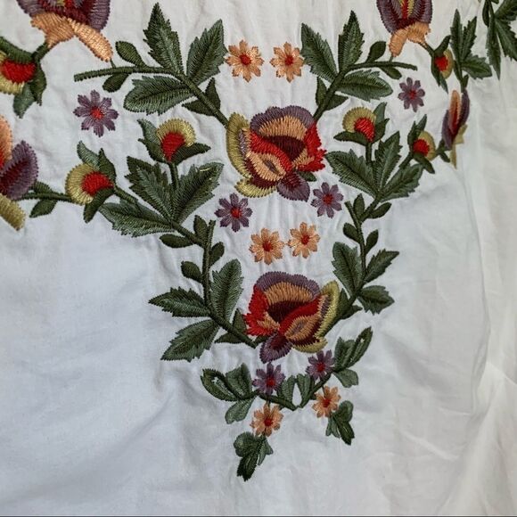 DO+BE Embroidered Tank Top - Women Small - Picture 6 of 8